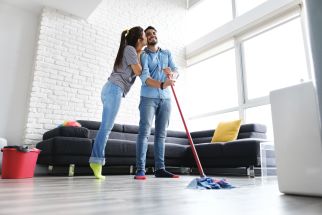 Friends, Fitness, and Housework May Ward Off Alzheimer’s Disease
